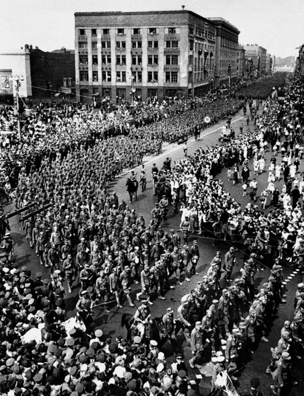 "Parade of the vanquished". German prisoners of war on the streets of Moscow
