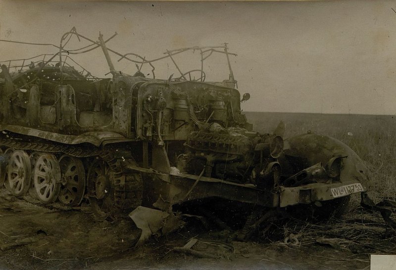 Image: German tractor, destroyed and burned by the fire of 2 batteries of the 496th Howitzer Artillery Regiment of the 12th Artillery Division of the Strategic Reserve on 15.7.43