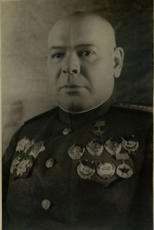 Фотография: Командующий войсками 13 армии Герой Советского Союза генерал-полковник Пухов Н.П.