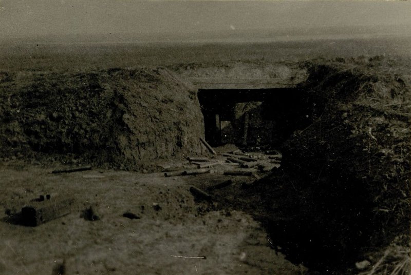Фотография: Огневая позиция противотанкового батальона. Противотанковое орудие в укрытии