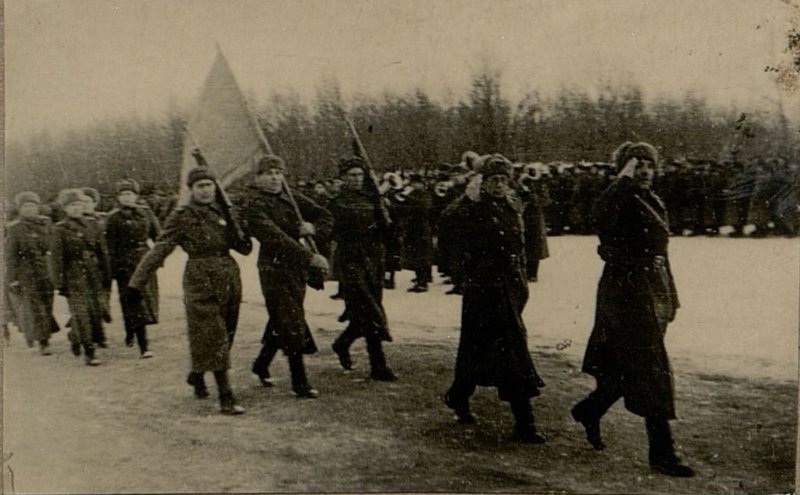 Фотография: Вручение знамени полку