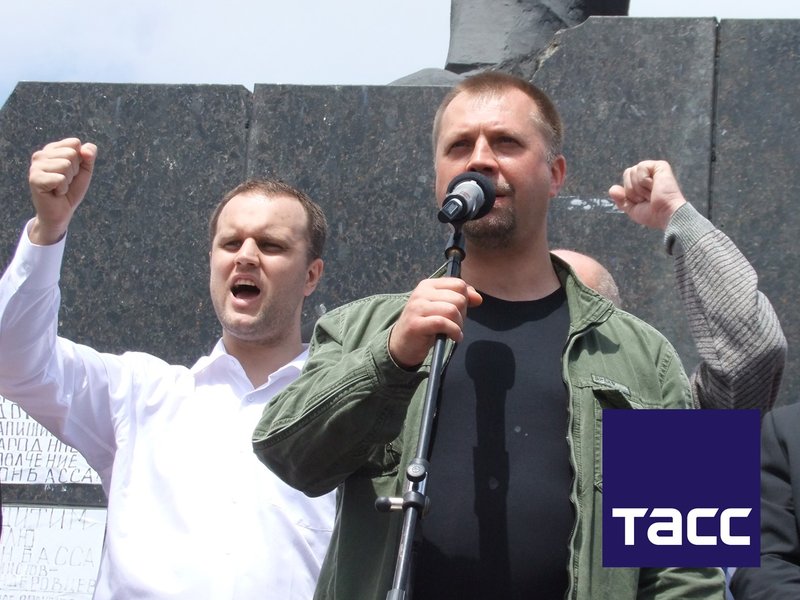 Избранный народом губернатор Павел Губарев и премьер-министр провозглашенной «Донецкой народной республики» Александр Бородай