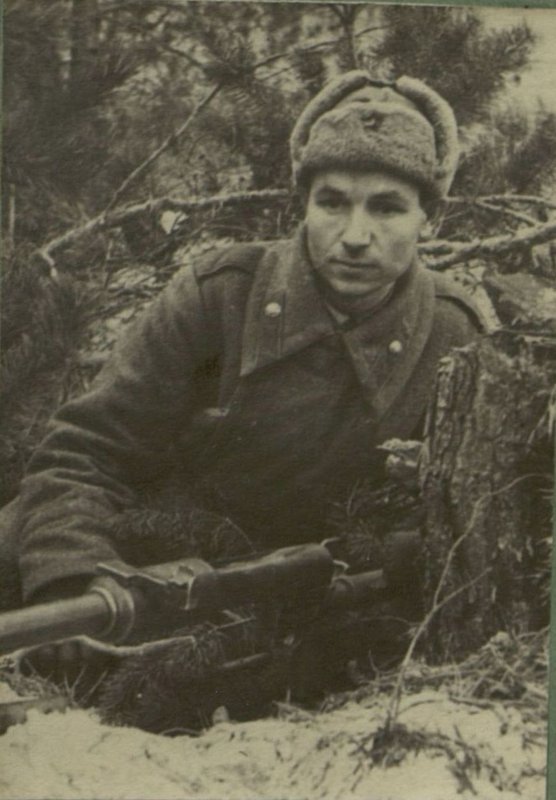 Фотография: Бронебойщик Р. Каменев