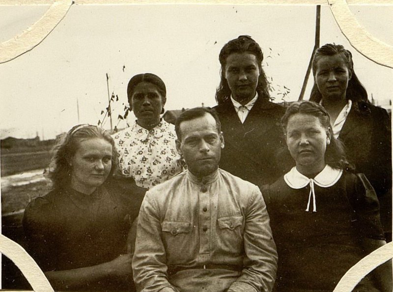 Image: Civilian personnel serving the regiment from the moment of its organization. Citizen Tokman, citizens: Shkurina, Varyavtseva, Lobova, Zubova, Noskova
