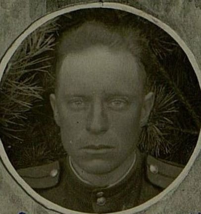 Фотография: Лейтенант Солдатенков Н.И. командир взвода