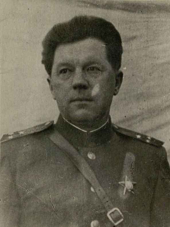 Фотография: Полковник Шатилов Василий Митрофанович. Командир 182 стрелковой дивизии