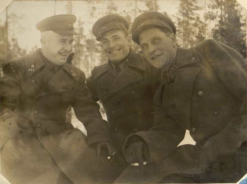 Image: Regiment commander Lieutenant Colonel Voitulevich, deputy for political affairs Major Bidakha and adjutant of the regiment commander Junior Lieutenant Kasyanov