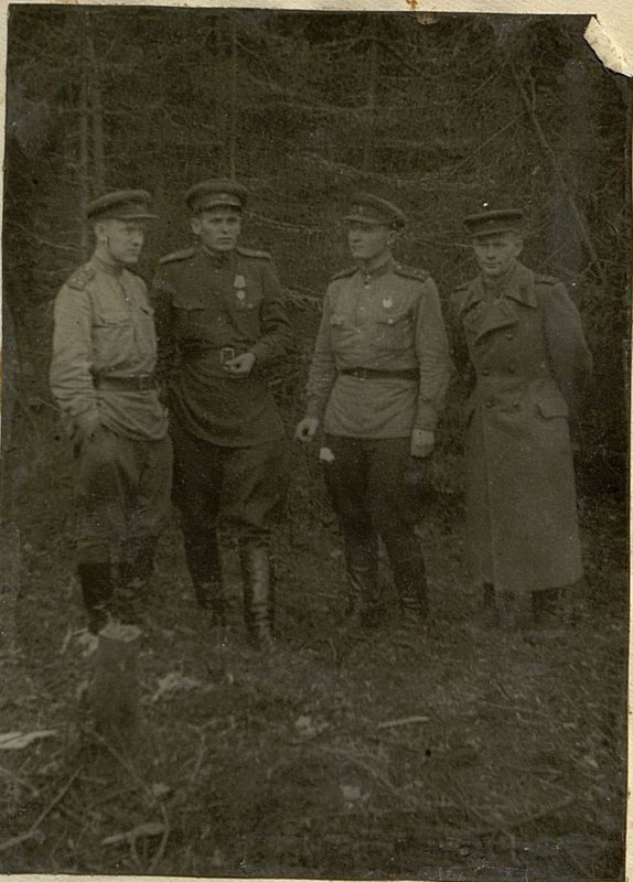 Фотография: Организаторы разведоперации: Капитан Кузнецов, майор Коркишко, Старший лейтенант Бурчевский, Старший лейтенант Орлов