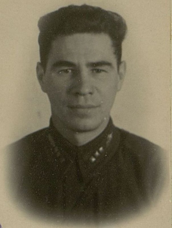 Image: The commander of the tank company "T-34" Senior Lieutenant Polyakov G.M.