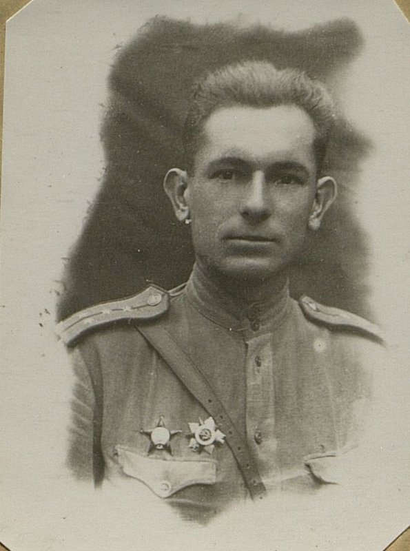 Фотография: Капитан Москалев, помощник начальника политотдела 263 Сивашской дивизии по комсомолу