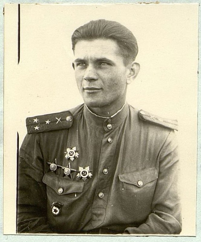Image: The battery commander of the Guard Senior Lieutenant Shcherbachenko V.I.