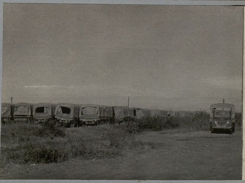 Фотография: Альбом "История 28 автомобильного полка, 1943-1944 гг."