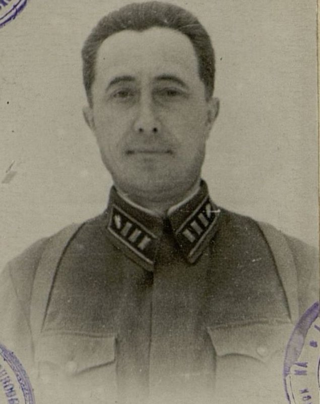 Фотография: Командир танкового полка Подполковник Иванов К.И.
