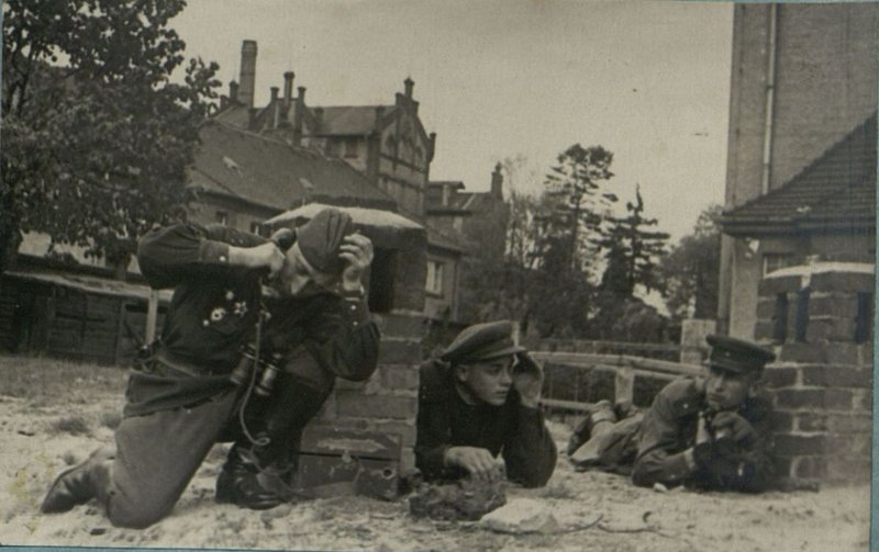 Image: Kombat Moskvitin leads street fighting In the city of Wittenberg