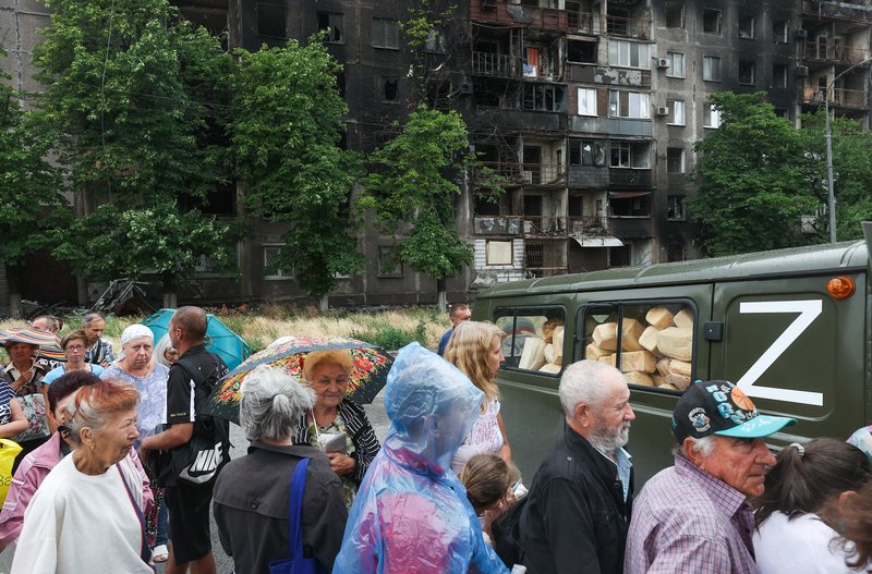 Situation in Mariupol. Distribution of humanitarian aid