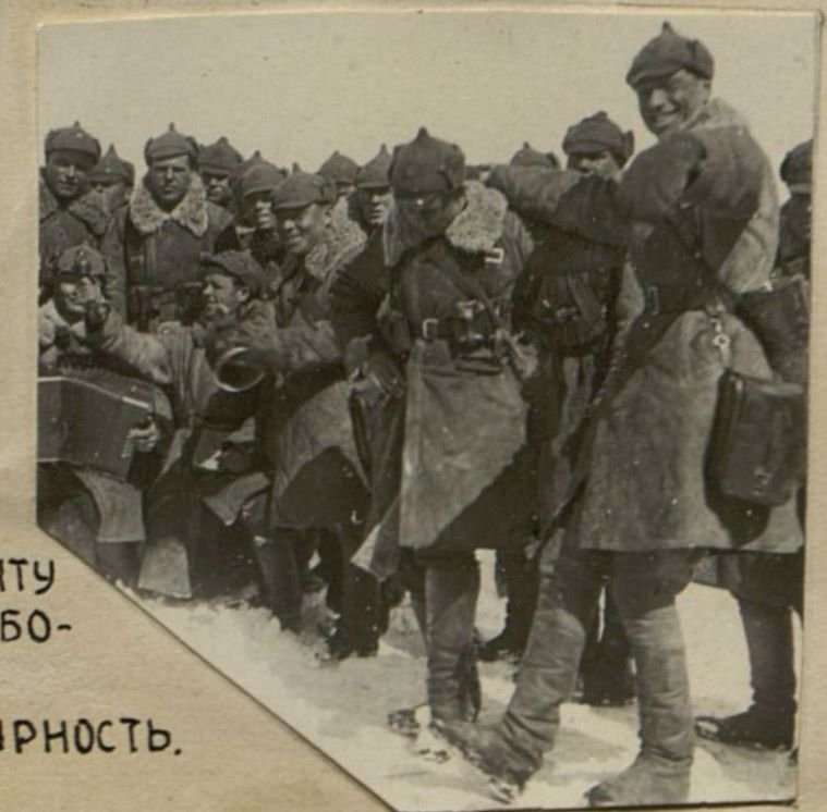Фотография: Политический руководитель 1 пульроты товарищ Вальдман