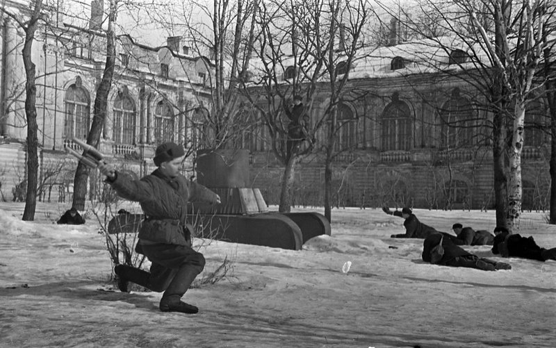 Group of tank destroyers of the V. V. Ukhov's unit at a lesson in the military-training school