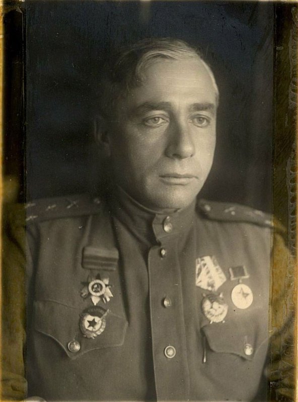 Фотография: Командующий артиллерией 10 гвардейского стрелкового корпуса - гвардии полковник Фельдман