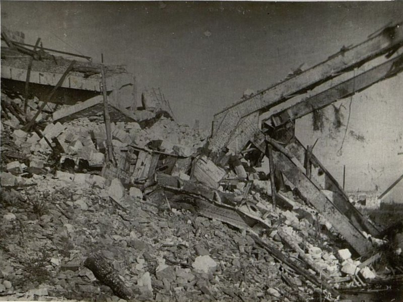 Фотография: Разрушение правобережного устоя