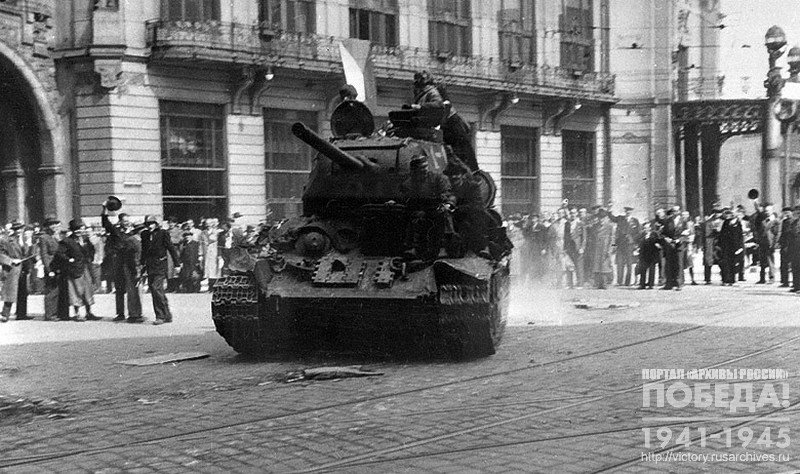 People of Prague greeting the Soviet tank crews