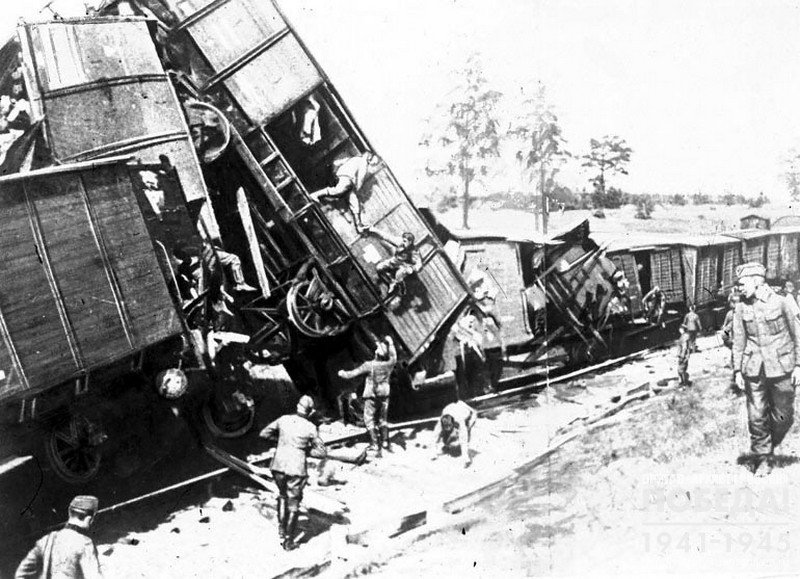 The collapse of German military train, organized by one of the partisan detachments