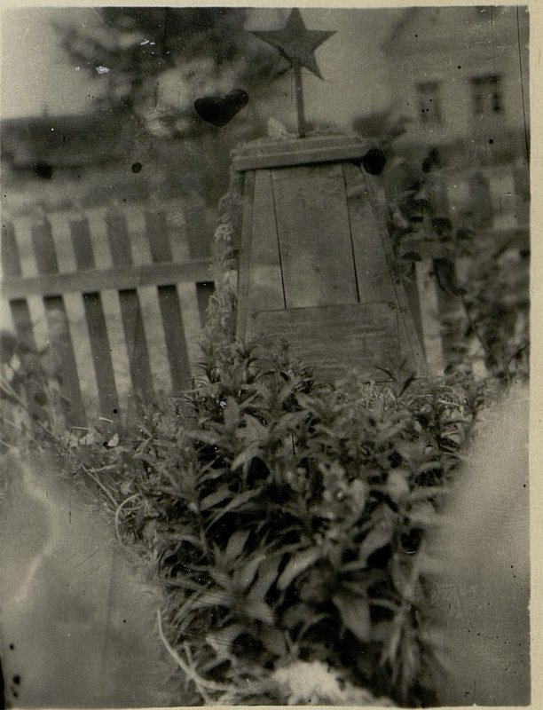 Image: Military burial of Sergeant Varlamov Leonid Pavlovich, BSSR, Grodno region, Radun, central square