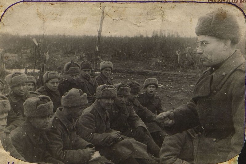 Image: The regiment commander, Comrade Ordanovsky (colonel), instructs the group leaders on the topic "Two-year anniversary of the hostilities of our division and regiment on the fronts of the Patriotic War."