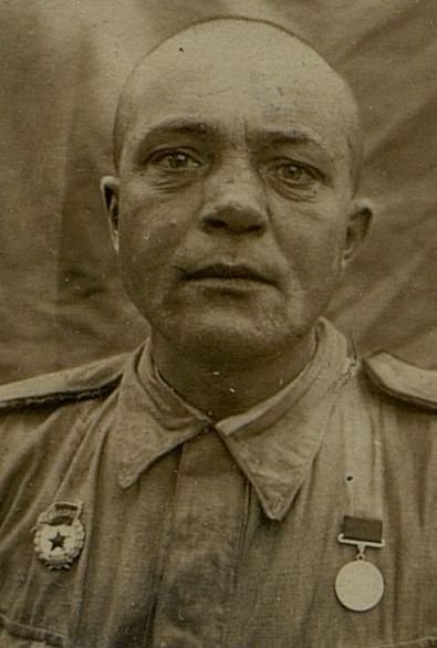 Image: Guards of the Red Army. Golovin (wounded)