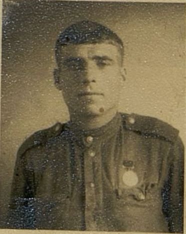 Фотография: Помошник командира батальона по материально-техническому обеспечению (МТО) гвардии капитан Кастуев Созерико Кози-Магометович