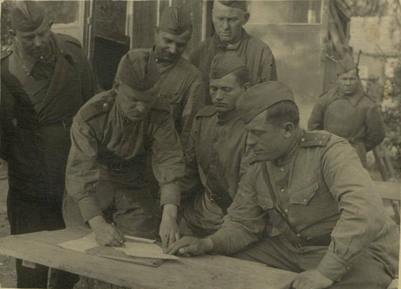Фотография: Подписка на 4-й Государстенный Военный Заем I роты