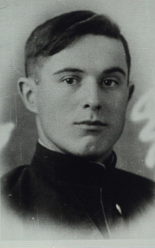 Guards Lieutenant, artilleryman of the armoured boats detachment of the Volga military flotilla S. P. Khvatov