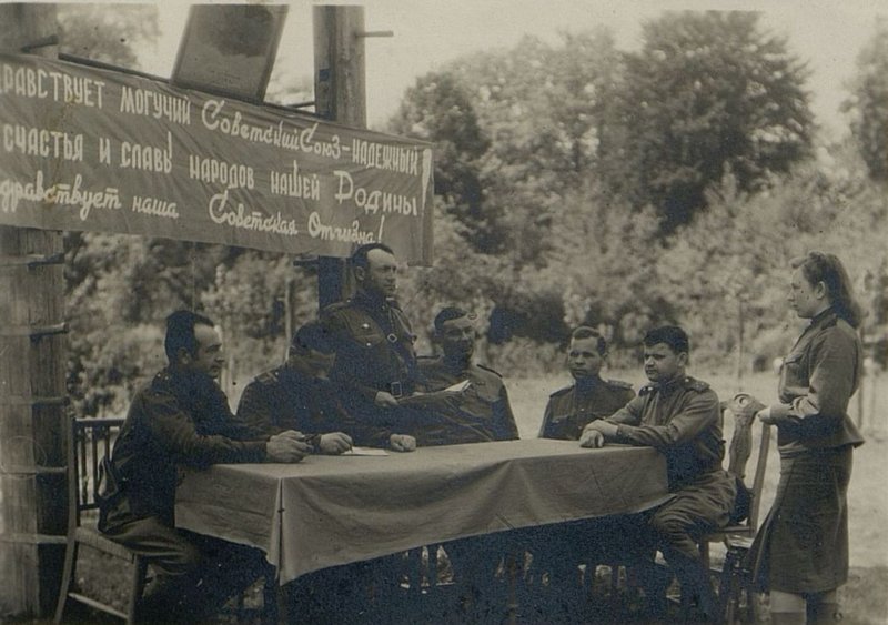 Фотография: Заседание партийного бюро