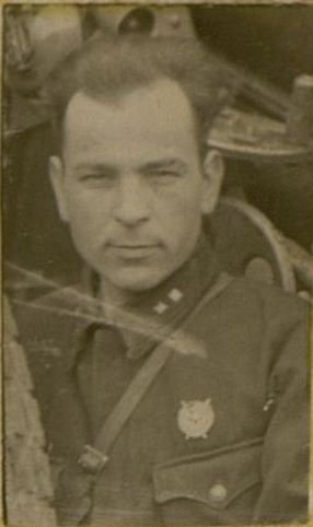 Фотография: Старший лейтенант Сторожко И.И. - дважды орденоносец. Погиб смертью героя 4 ноября 1943 года.