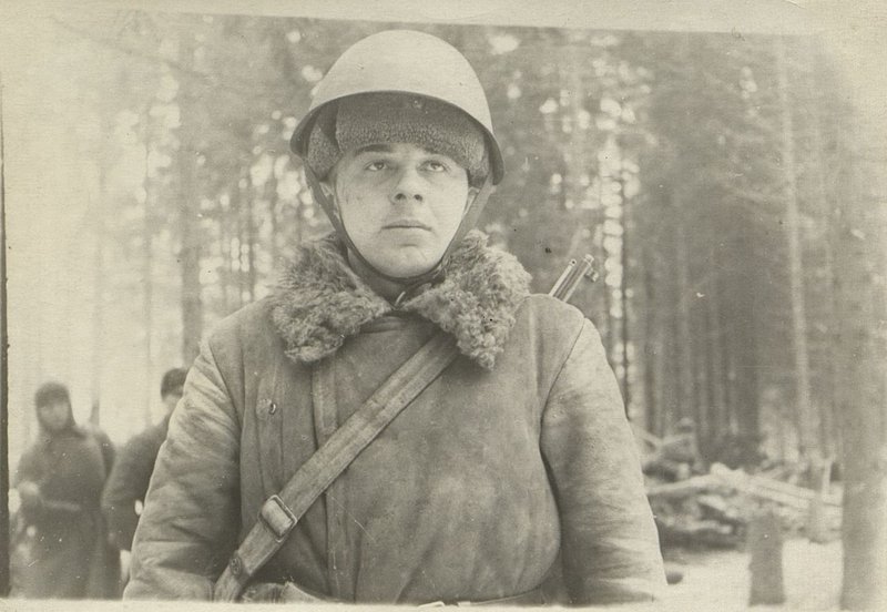 Фотография: Отличный наводчик 45 мм орудия Буров