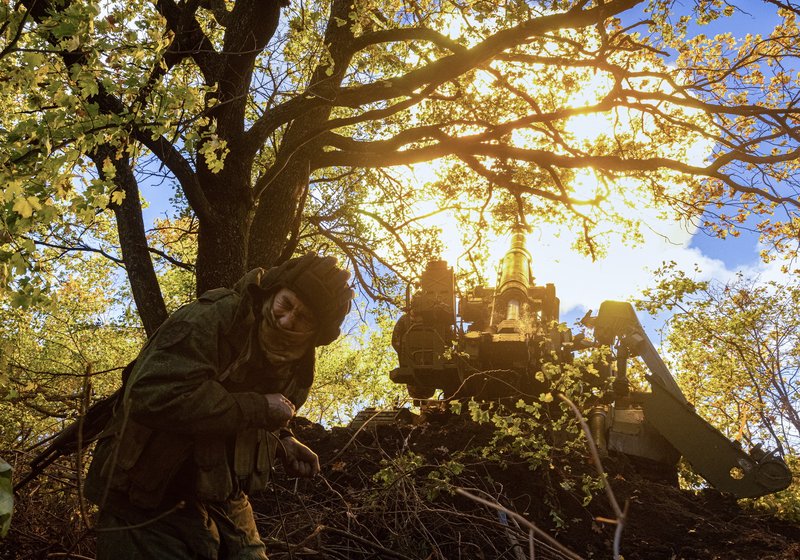 Combat operation of 2S7M "Malca" SP artillery piece (Russia, LNR)