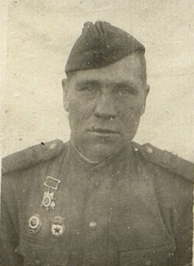 Фотография: Гвардии младший сержант Соловьев Ф.А. заместитель командира отделения  2 пулементной роты