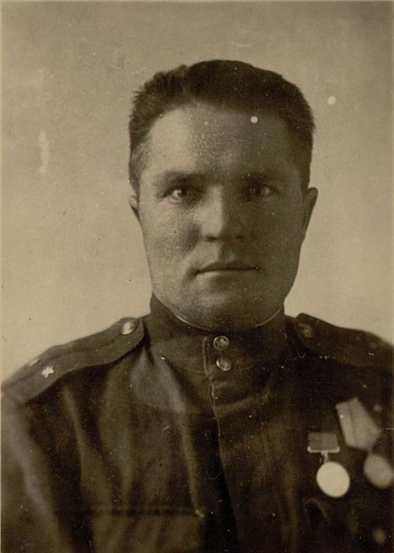 Фотография: Старший лейтенант Чебатарев помощник по-технической части