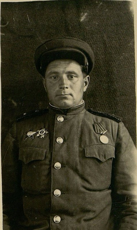 Фотография: Лейтенант Иван Макарович Агеев, член ВКП(б), ветеран дивизии