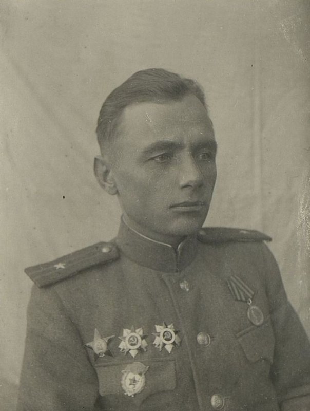 Image: Guards agitator Major Grusha