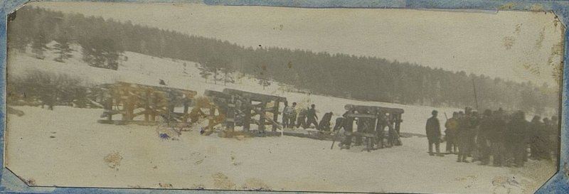 Фотография: Взвод лейтенанта Кононова на установке рам