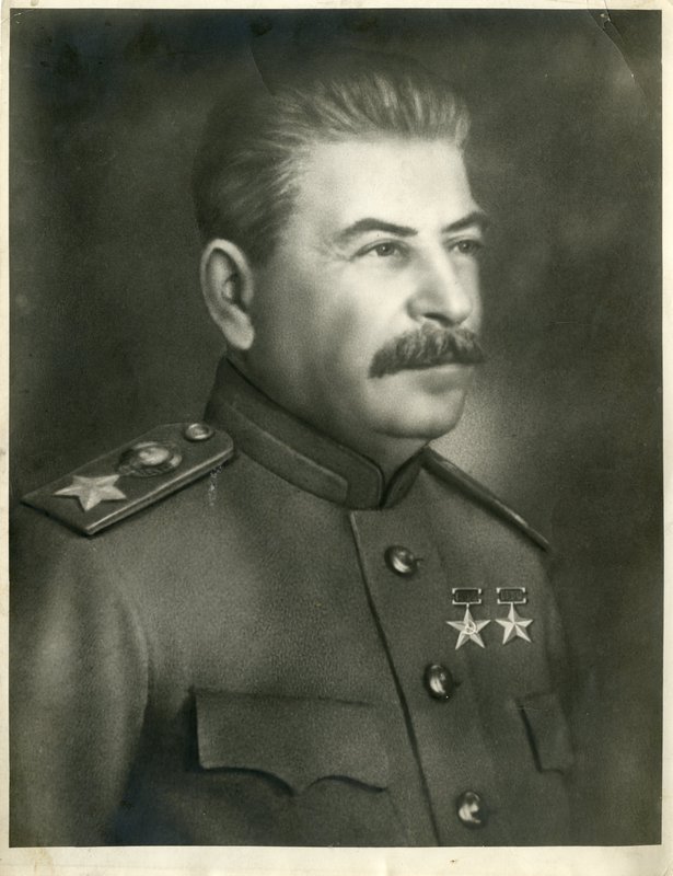 «Портрет И.В. Сталина в военной форме»