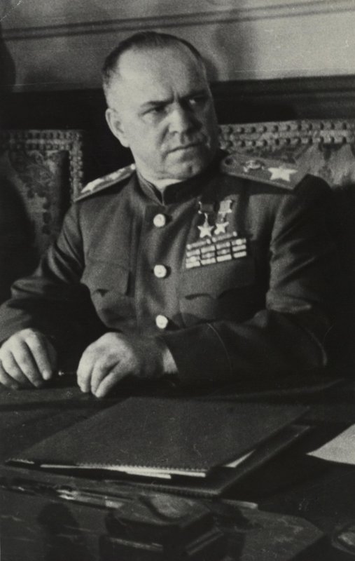 Маршал Жуков Г.К. (во время подписания Акта о капитуляции фашистской Германии)