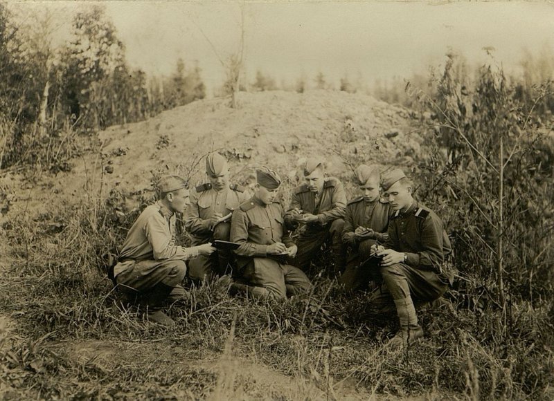 Image: Meeting of the Komsomol Bureau 3/1058 of the infantry regiment of the Komsomol battalion junior lieutenant Efremenko