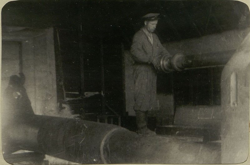 Фотография: Хутоу: Разборка японского 410 м.м. орудия для отправки в музей
