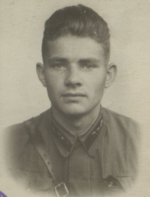Image: The commander of the tank "T-34" Lieutenant Makarov V.A.