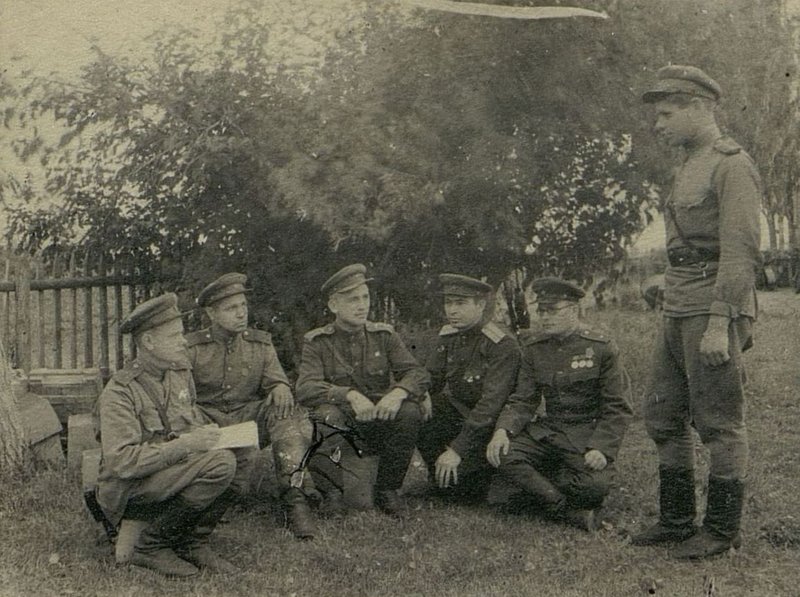 Фотография: Заседание партийного бюро 3.7.1944 г. прием в члены ВКомандный пункт(б) т. Быченкова