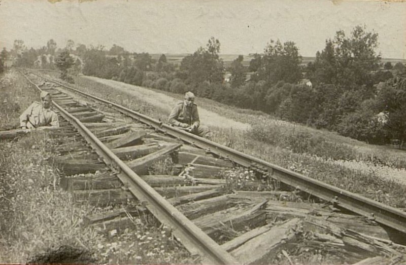 Image: Destruction of the superstructure by a German rail track wrecker for 15 km lines Khodorov - Rogatin