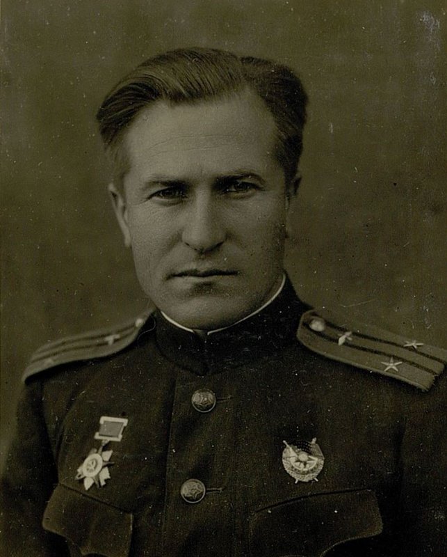 Фотография: Подполковник Артемов Андрей Федорович. Командир 55 Красногвардейского Дальне-Бомбардировочного авиационного полка