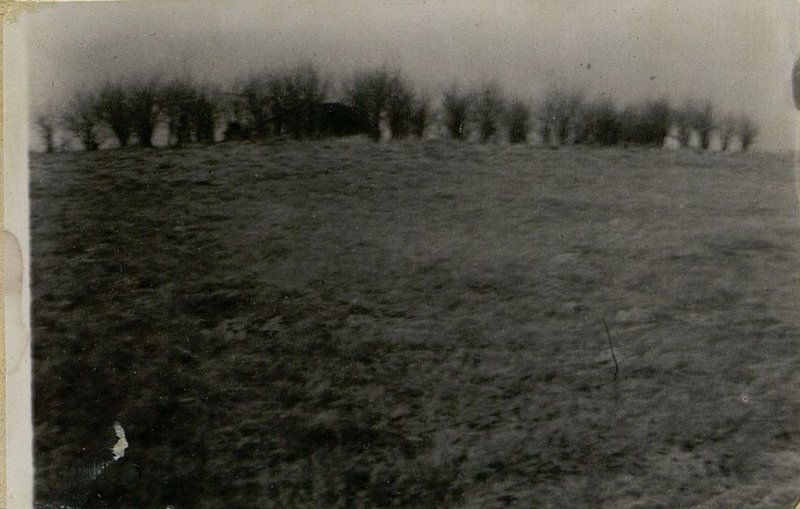 Фотография: Замаскированный колпак для одного пулемета. (ложный ДОТ)