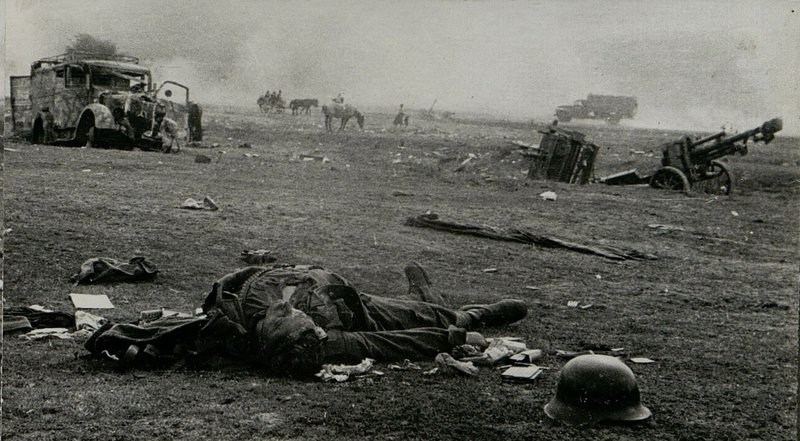 Фотография: Десятки тысяч пленных, тысячи убитых, Разгромленная боевая техника врага - таков итог боевых действий нашей армии